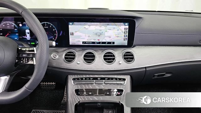 Mercedes-Benz E-Class W213 2023 Белый из Кореи, фото 4