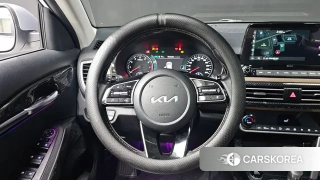 Kia Seltos 2022 Белый из Кореи, фото 4