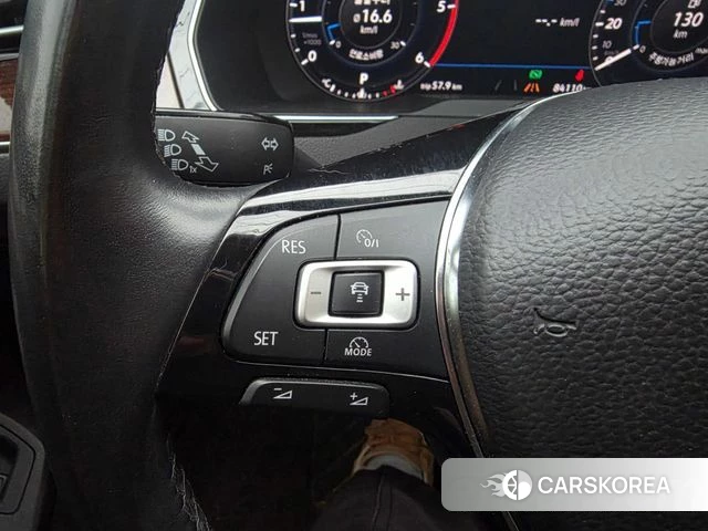 Volkswagen Passat GT (B8) 2018 Серебристо-серый из Кореи, фото 4