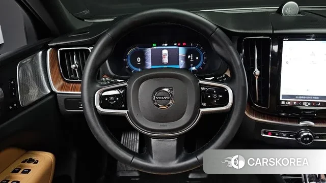 Volvo XC60 second Generation 2023 Белый из Кореи, фото 4