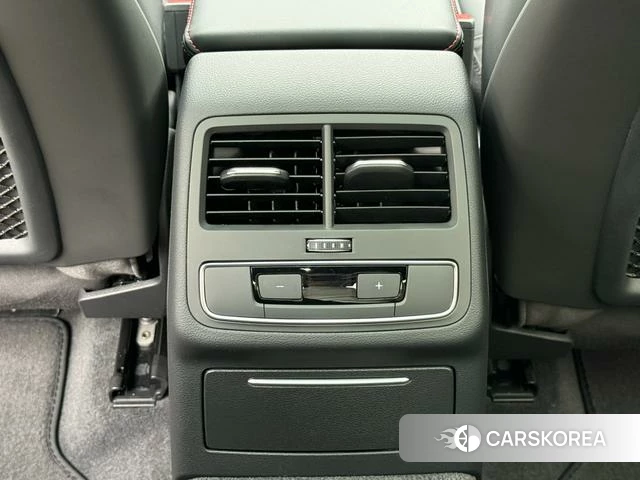 Audi A4L 2025 Белый из Китая, фото 4