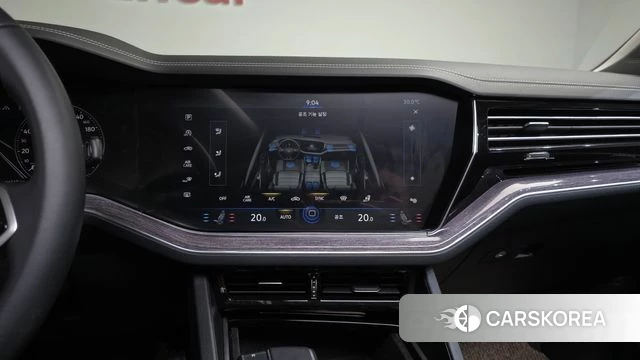 Volkswagen Touareg 3rd generation 2023 Белый из Кореи, фото 4