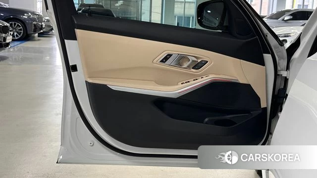 BMW 3 Series (G20) 2022 Белый из Кореи, фото 4