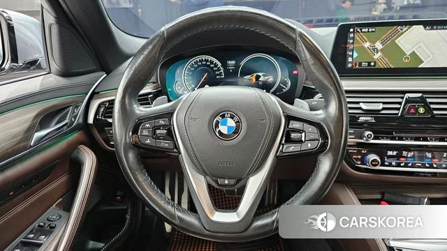 BMW 5 Series (G30) 2018 Серебристо-серый из Кореи, фото 4