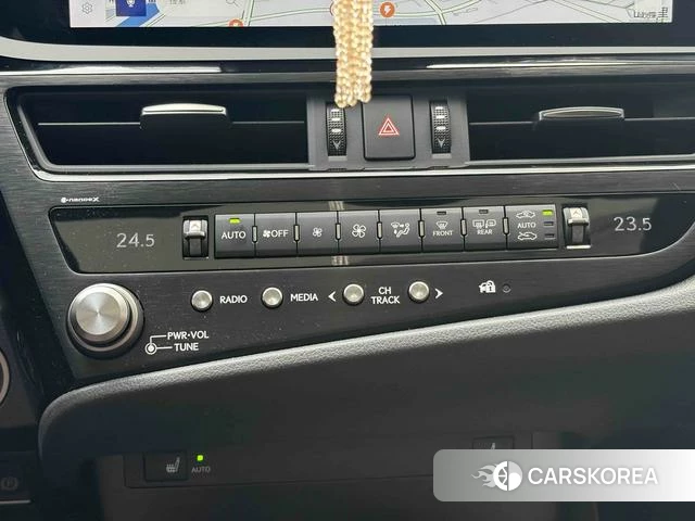 Lexus ES 2024 Серебристо-серый из Китая, фото 4