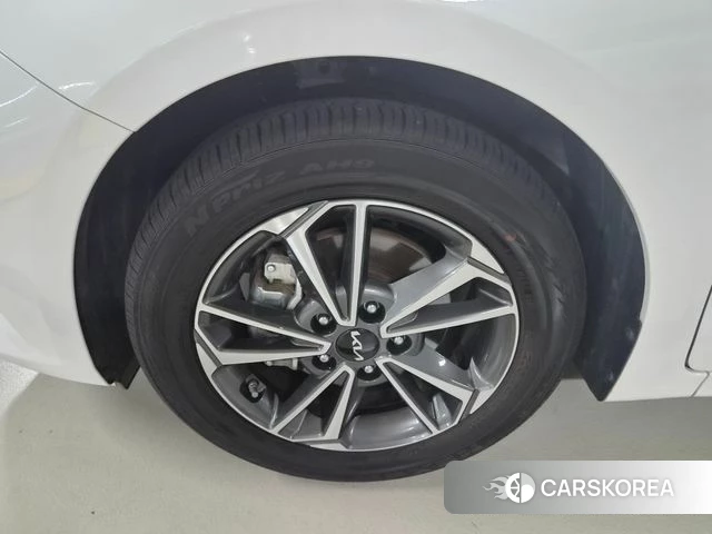 Kia The New K3 2nd generation 2022 Белый из Кореи, фото 4