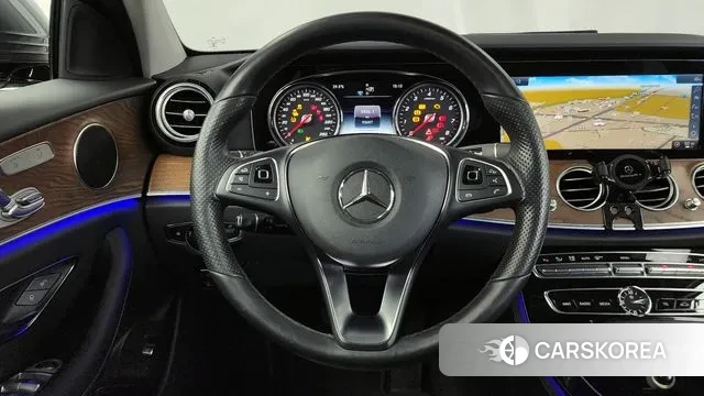 Mercedes-Benz E-Class W213 2018 Серый из Кореи, фото 4