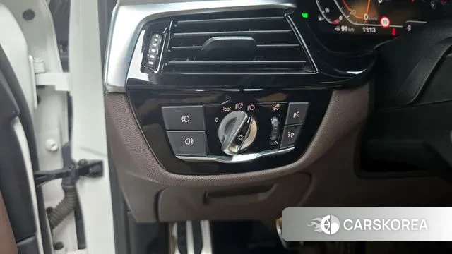 BMW 5 Series (G30) 2020 Белый из Кореи, фото 4