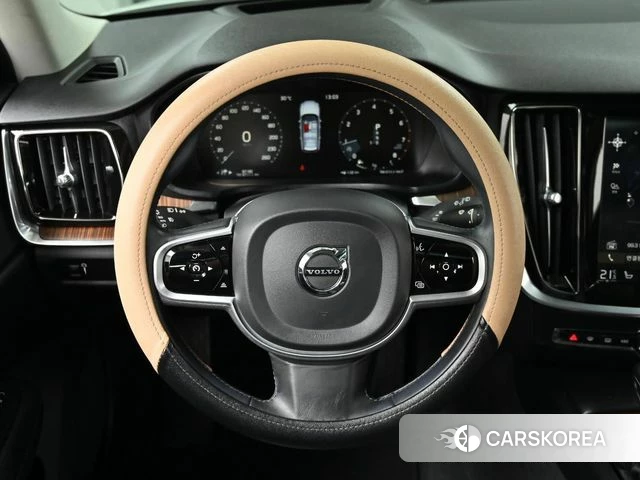 Volvo V60 Cross-Country 2nd Generation 2020 Белый из Кореи, фото 4