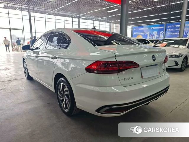 Volkswagen Bora 2022 Белый из Китая, фото 4