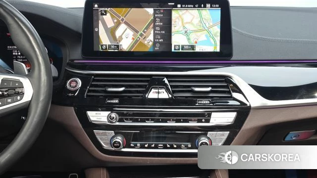 BMW 5 Series (G30) 2023 Белый из Кореи, фото 4