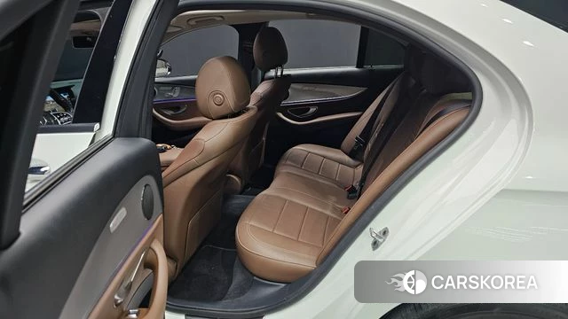 Mercedes-Benz E-Class W213 2019 Белый из Кореи, фото 4