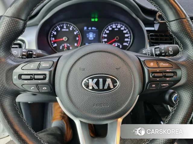 Kia Stonic 2019 Белый из Кореи, фото 4