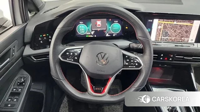 Volkswagen Golf 8th Generation 2024 Белый из Кореи, фото 4