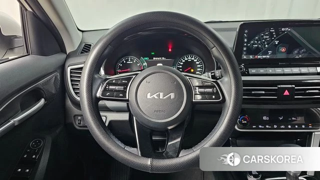 Kia Seltos 2022 Белый из Кореи, фото 4