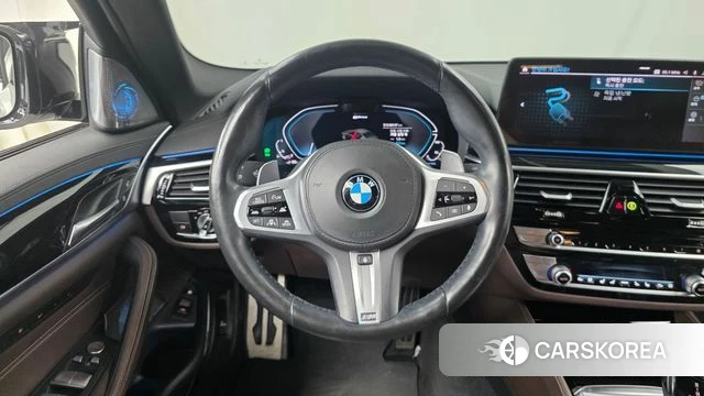 BMW 5 Series (G30) 2021 Белый из Кореи, фото 4