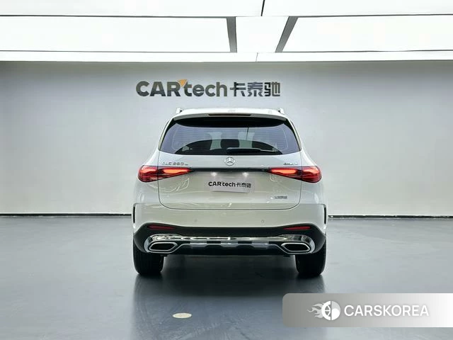 Mercedes-Benz GLC 2023 Белый из Китая, фото 4