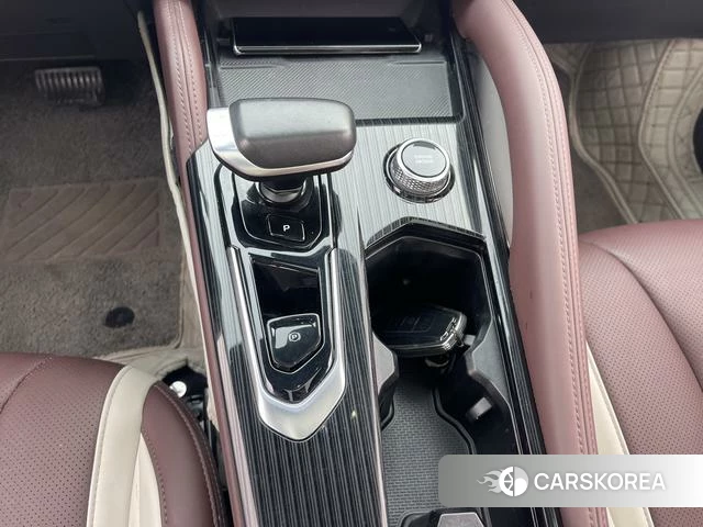 Geely Automobile Xingyue L 2024 Темно-серый из Китая, фото 4