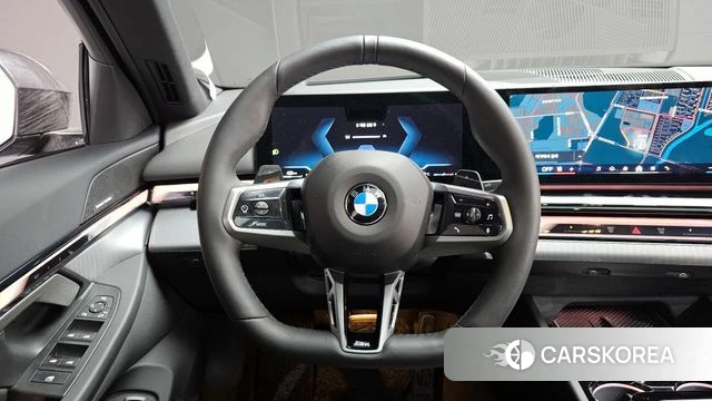 BMW 5 Series (G60) 2025 Серый из Кореи, фото 4