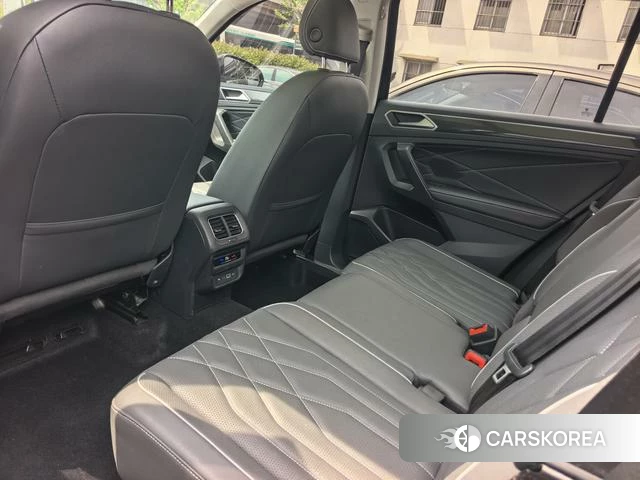Volkswagen Tiguan L 2023 Черный из Китая, фото 4