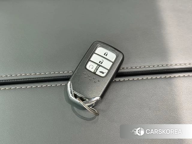 Honda Crown Road 2021 Белый из Китая, фото 4