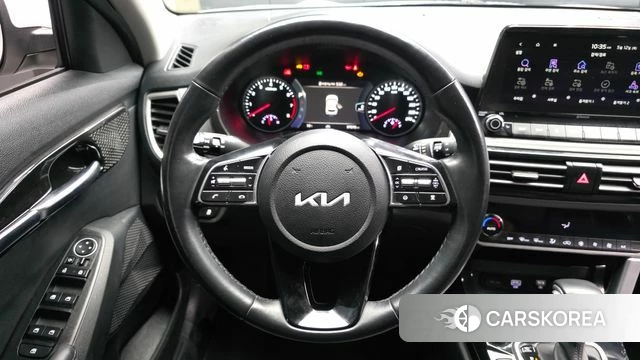Kia Seltos 2022 Белый из Кореи, фото 4