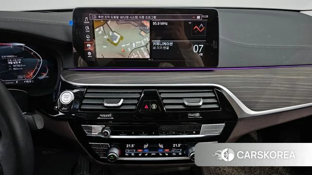 BMW 5 Series (G30) 2022 Черный из Кореи, фото 4