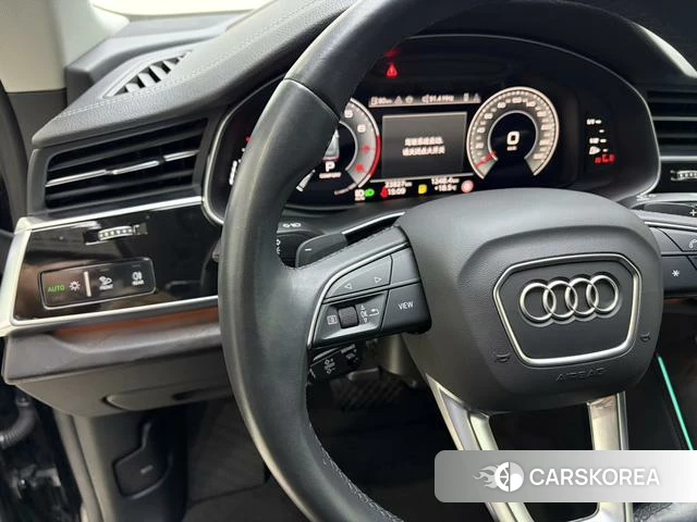 Audi Q8 2024 Черный из Китая, фото 4