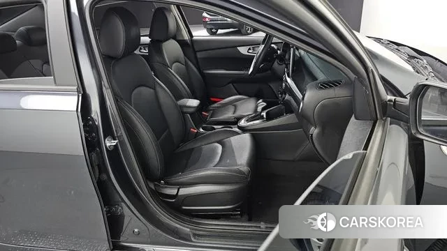 Kia The New K3 2nd generation 2021 Серый из Кореи, фото 4