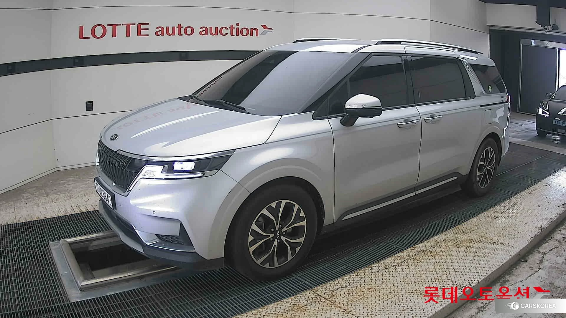 Kia Carnival 2021 Silky Silver из Кореи, фото 4