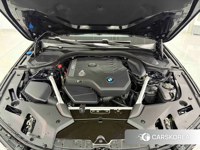 BMW 5 series 2023 Черный из Китая, фото 4