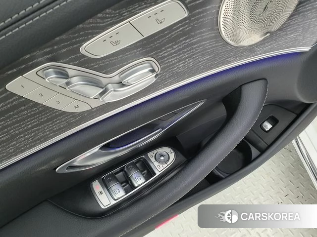 Mercedes-Benz E-Class W213 2023 Белый из Кореи, фото 4