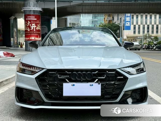 Audi A7L 2024 Серебристо-серый из Китая, фото 4