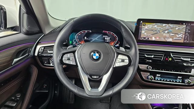 BMW 5 Series (G30) 2022 Белый из Кореи, фото 4