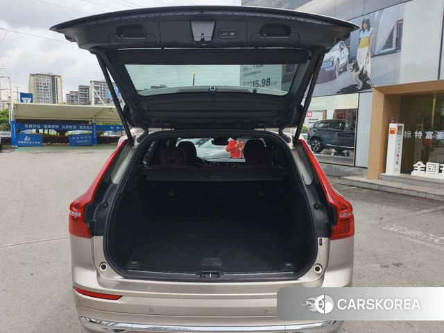 Volvo XC60 2023 Шампань из Китая, фото 4