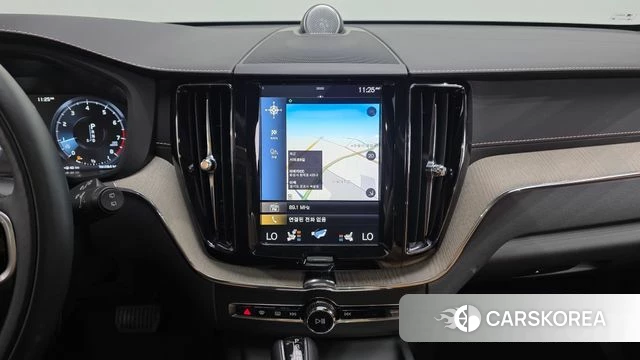 Volvo XC60 second Generation 2019 Белый из Кореи, фото 4