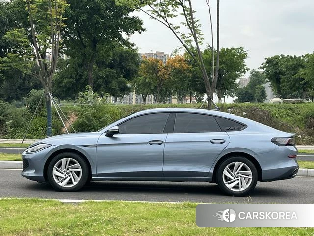Volkswagen Lingdu 2022 Синий из Китая, фото 4