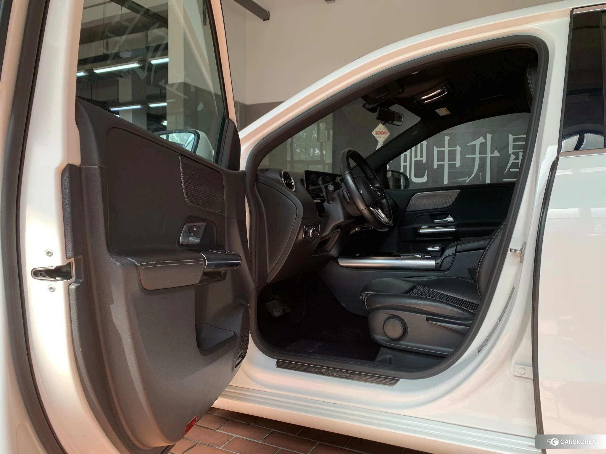 Mercedes-Benz Class B 2019 Белый из Китая, фото 4