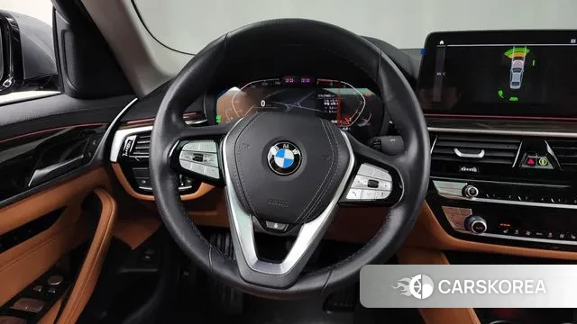 BMW 5 Series (G30) 2022 Цвет галактики из Кореи, фото 4