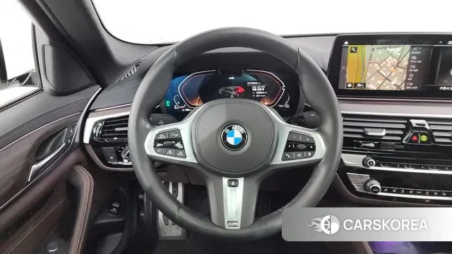 BMW 5 Series (G30) 2021 Белый из Кореи, фото 4