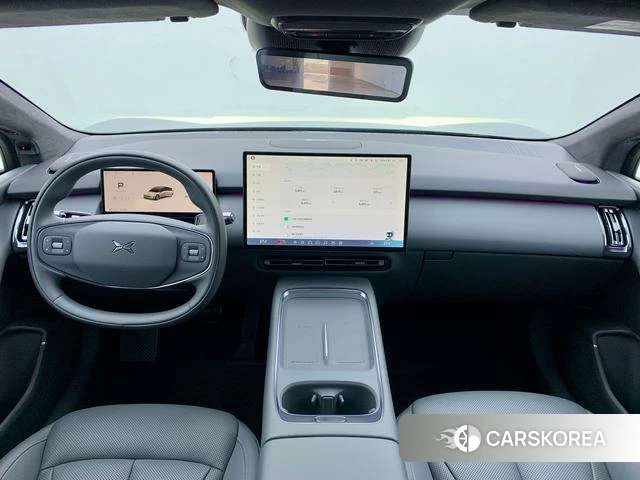 Xiaopeng Motors Xiaopeng P7+ 2025 Серебристо-серый из Китая, фото 4