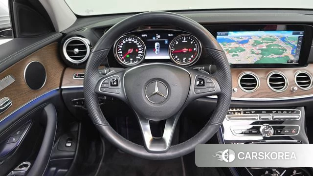 Mercedes-Benz E-Class W213 2018 Серебряный из Кореи, фото 4