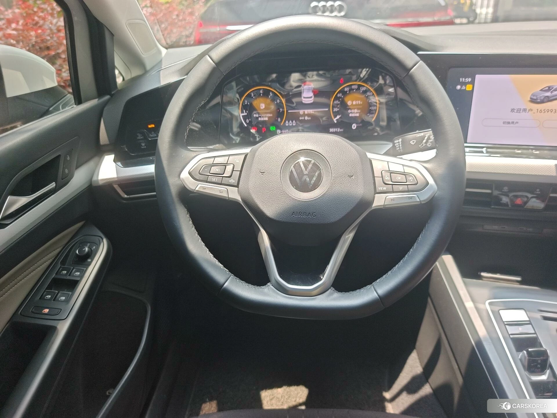 Volkswagen Golf 2022 Белый из Китая, фото 4