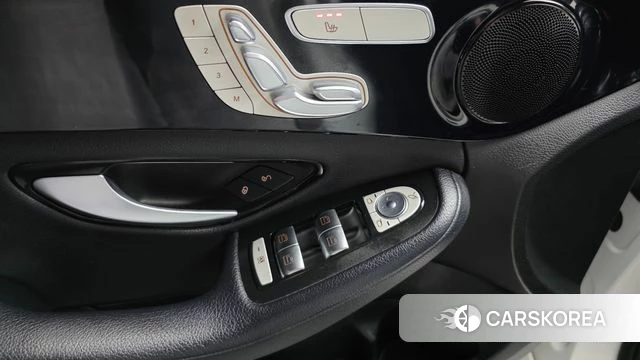 Mercedes-Benz C-Class W205 2018 Белый из Кореи, фото 4