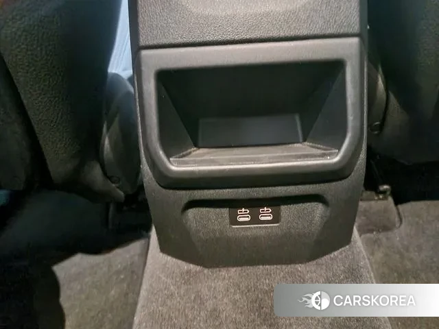 BMW 1 Series (F40) 2020 Белый из Кореи, фото 4