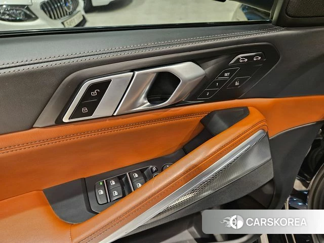 BMW X6 (G06) 2022 Черный из Кореи, фото 4