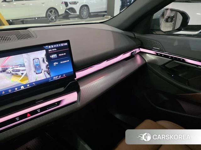 BMW 5 Series (G60) 2025 Серебристо-серый из Кореи, фото 4