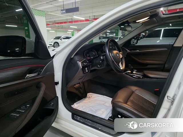 BMW 5 Series (G30) 2020 Белый из Кореи, фото 4