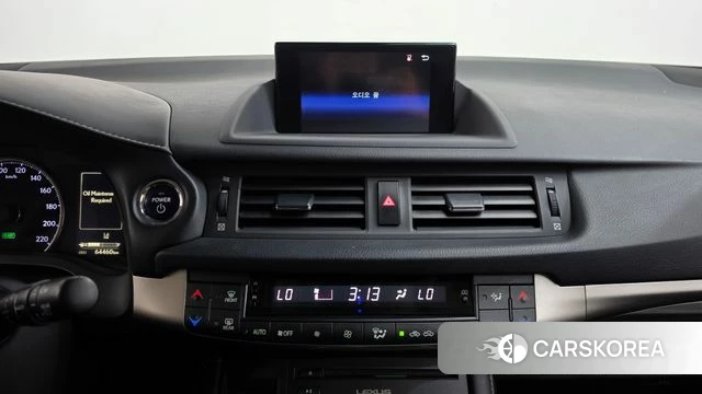 Lexus CT200h 2018 Песочный из Кореи, фото 4