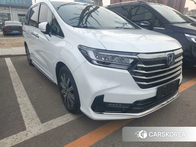 Honda Odyssey 2025 Белый из Китая, фото 4